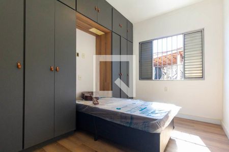 Quarto 2 de casa para alugar com 3 quartos, 300m² em Chácara Seis de Outubro, São Paulo