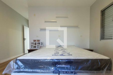 Quarto 1 de casa para alugar com 3 quartos, 300m² em Chácara Seis de Outubro, São Paulo