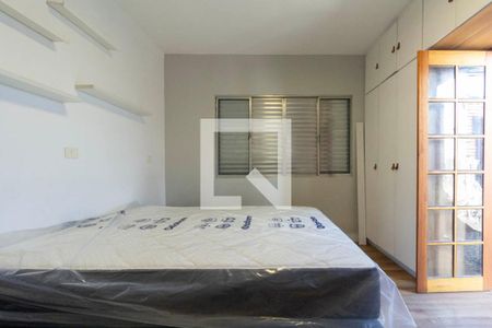 Quarto 1 de casa para alugar com 3 quartos, 300m² em Chácara Seis de Outubro, São Paulo
