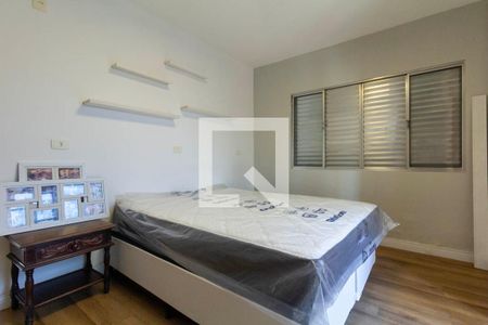 Quarto 1 de casa para alugar com 3 quartos, 300m² em Chácara Seis de Outubro, São Paulo