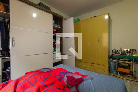 Quarto de casa à venda com 4 quartos, 195m² em Jardim Santa Teresinha, São Paulo