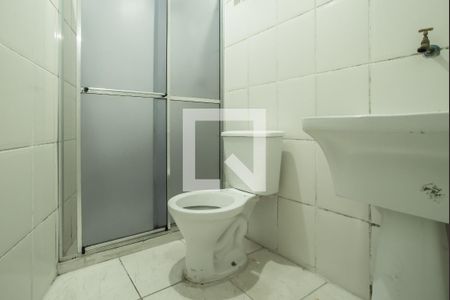 Banheiro de kitnet/studio para alugar com 1 quarto, 24m² em Vila Clementino, São Paulo