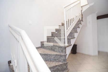 Escada de casa para alugar com 3 quartos, 109m² em Mandaqui, São Paulo