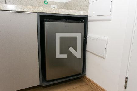 Cozinha - Geladeira de kitnet/studio para alugar com 1 quarto, 50m² em Vila Esperança, São Paulo
