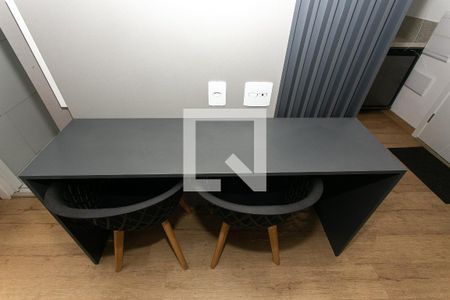 Studio - Mesa e Cadeiras de kitnet/studio para alugar com 1 quarto, 50m² em Vila Esperança, São Paulo