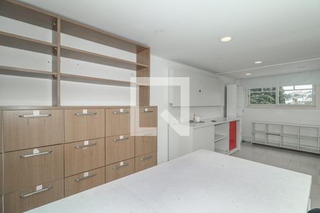 Sala de casa para alugar com 4 quartos, 337m² em Vila Jardim, Porto Alegre
