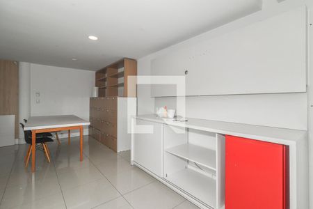 Sala de casa para alugar com 4 quartos, 337m² em Vila Jardim, Porto Alegre