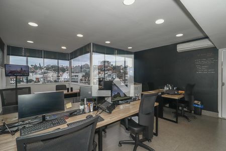 Sala 2 de casa para alugar com 4 quartos, 337m² em Vila Jardim, Porto Alegre
