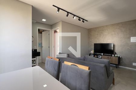 Sala/Cozinha e Área de Serviço de apartamento para alugar com 2 quartos, 42m² em Vila Rosalia, Guarulhos
