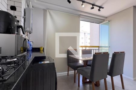 Sala/Cozinha e Área de Serviço de apartamento para alugar com 2 quartos, 42m² em Vila Rosalia, Guarulhos