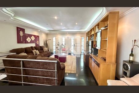Sala de casa para alugar com 4 quartos, 200m² em Vila das Palmeiras, Guarulhos