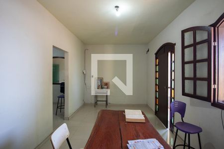 Sala de casa para alugar com 2 quartos, 275m² em Chácara Confisco, Contagem