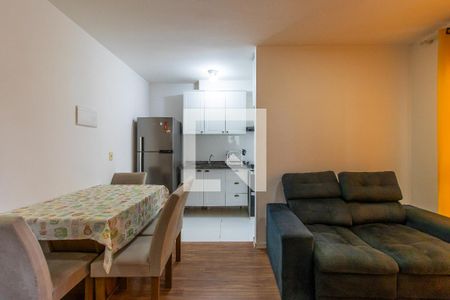 Sala de apartamento para alugar com 2 quartos, 45m² em Vila Monte Serrat, Cotia