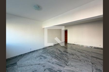 Apartamento para alugar com 4 quartos, 130m² em União, Belo Horizonte