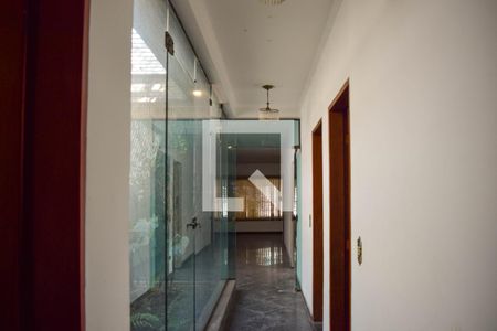 Corredor de casa para alugar com 3 quartos, 274m² em Cidade Mãe do Céu, São Paulo