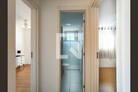 Corredor de apartamento para alugar com 2 quartos, 49m² em Rocha, Rio de Janeiro