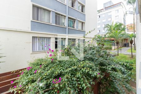 Vista Sala de apartamento à venda com 3 quartos, 49m² em Vila Miriam, São Paulo