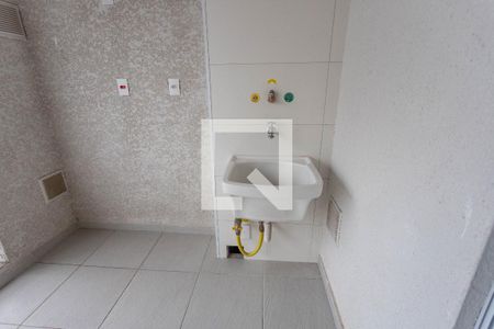 Varanda e área de serviço  de apartamento à venda com 2 quartos, 43m² em Vila Monumento, São Paulo