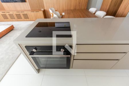Cozinha de apartamento à venda com 2 quartos, 250m² em Itaim Bibi, São Paulo