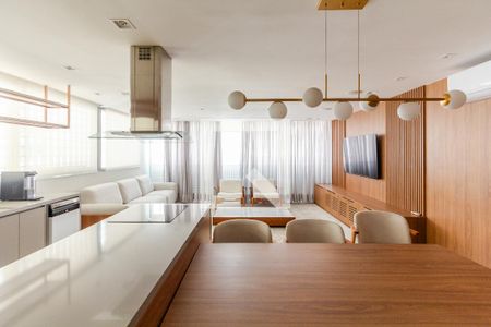 Cozinha de apartamento à venda com 2 quartos, 250m² em Itaim Bibi, São Paulo