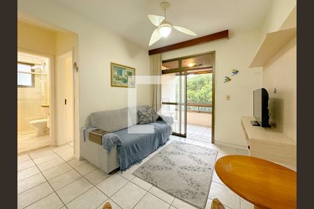 Sala de TV de apartamento para alugar com 2 quartos, 100m² em Jurerê, Florianópolis