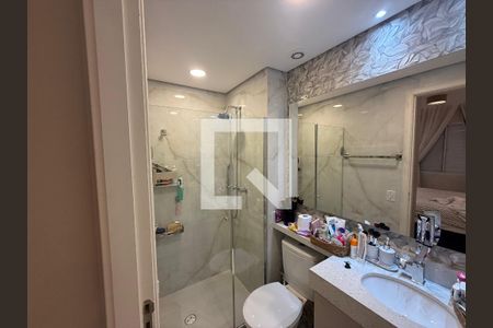 Banheiro de apartamento para alugar com 2 quartos, 55m² em Vila Santa Maria, Poá