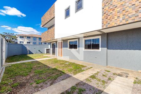 Área externa de casa à venda com 3 quartos, 185m² em Santa Cândida, Curitiba