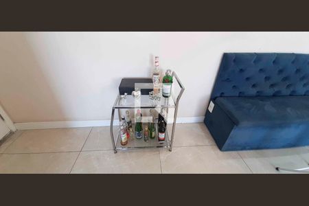 Sala de apartamento à venda com 2 quartos, 50m² em Jardim Roberto, Osasco