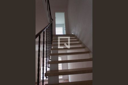 Escadas de casa para alugar com 3 quartos, 185m² em Cidade Monções, São Paulo