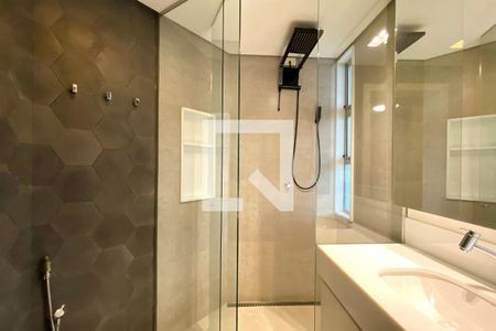 Banheiro da Suíte 1 de apartamento para alugar com 3 quartos, 122m² em São Pedro, Belo Horizonte