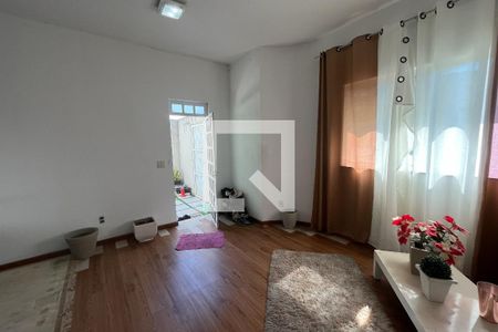 Sala de casa de condomínio à venda com 3 quartos, 104m² em Jardim Guanabara, Rio de Janeiro