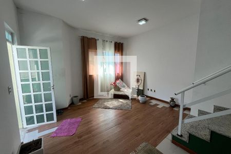 Sala de casa de condomínio à venda com 3 quartos, 104m² em Jardim Guanabara, Rio de Janeiro