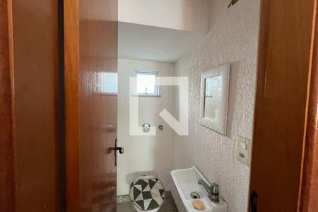 Banheiro 1 de casa de condomínio à venda com 3 quartos, 104m² em Jardim Guanabara, Rio de Janeiro