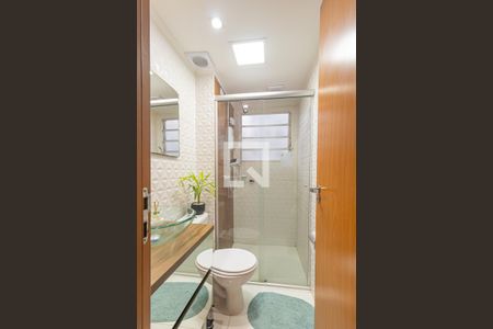 Banheiro de apartamento à venda com 2 quartos, 41m² em Estância Velha, Canoas
