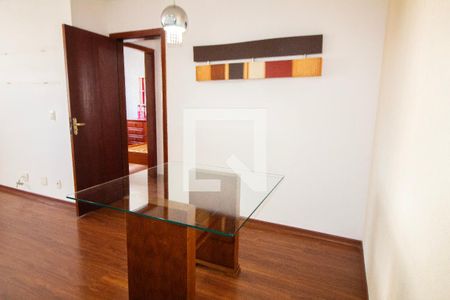 Sala  de apartamento para alugar com 2 quartos, 80m² em Nova Suíça, Belo Horizonte