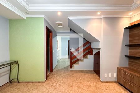 Sala de casa de condomínio para alugar com 3 quartos, 77m² em Jardim das Quatro Marias, São Bernardo do Campo