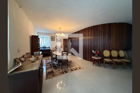 Casa para alugar com 5 quartos, 420m² em Pacaembu, São Paulo