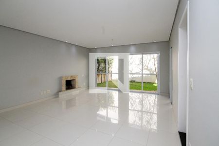 Sala de casa de condomínio para alugar com 4 quartos, 189m² em Jardim Passargada I, Cotia