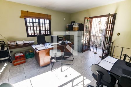 Escritório de casa à venda com 3 quartos, 234m² em Parque das Cigarreiras, Taboão da Serra