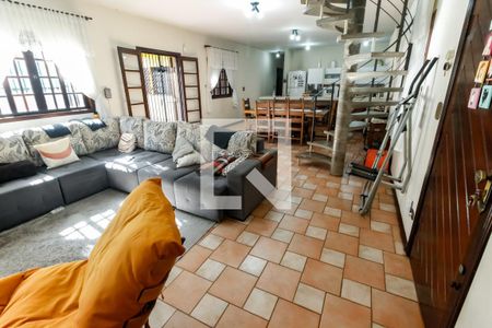 Sala de casa à venda com 3 quartos, 234m² em Parque das Cigarreiras, Taboão da Serra