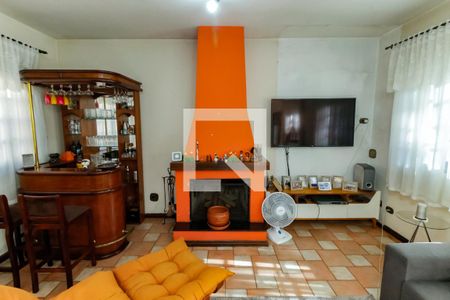 Detalhe Sala - Lareira de casa à venda com 3 quartos, 234m² em Parque das Cigarreiras, Taboão da Serra