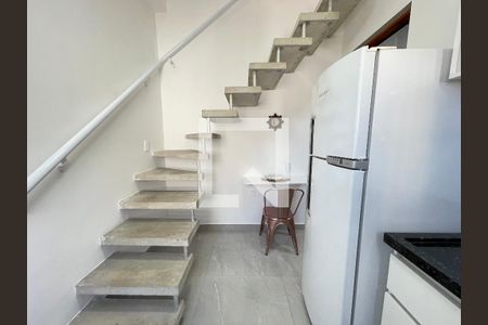 Studio Sala/Cozinha de kitnet/studio para alugar com 1 quarto, 24m² em Cidade São Francisco, São Paulo
