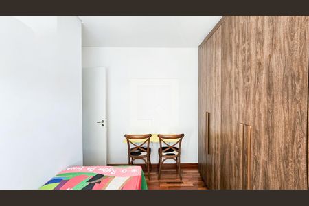 Quarto 1 de apartamento para alugar com 2 quartos, 54m² em Umuarama, Osasco