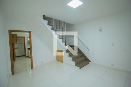 Sala de casa à venda com 2 quartos, 60m² em Vila Oratorio, São Paulo