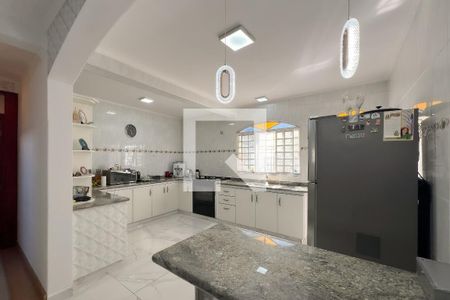 Casa à venda com 3 quartos, 280m² em Santa Cruz, Valinhos