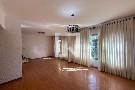 Sala de casa para alugar com 5 quartos, 300m² em Vila Moinho Velho, São Paulo