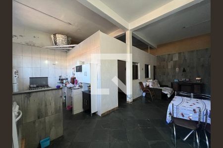 Casa para alugar com 7 quartos, 300m² em Nacional, Contagem