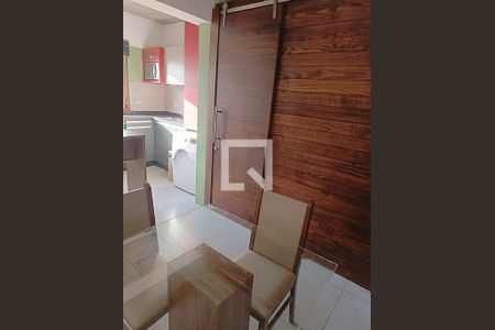 Sala de jantar de casa de condomínio para alugar com 2 quartos, 61m² em Jardim do Salso, Porto Alegre