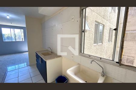 Cozinha/Área de serviço de apartamento para alugar com 2 quartos, 42m² em Vila Nova Bonsucesso, Guarulhos