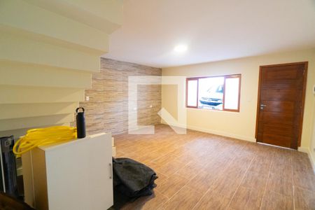 Sala de casa de condomínio à venda com 2 quartos, 115m² em Vila Paulista, São Paulo